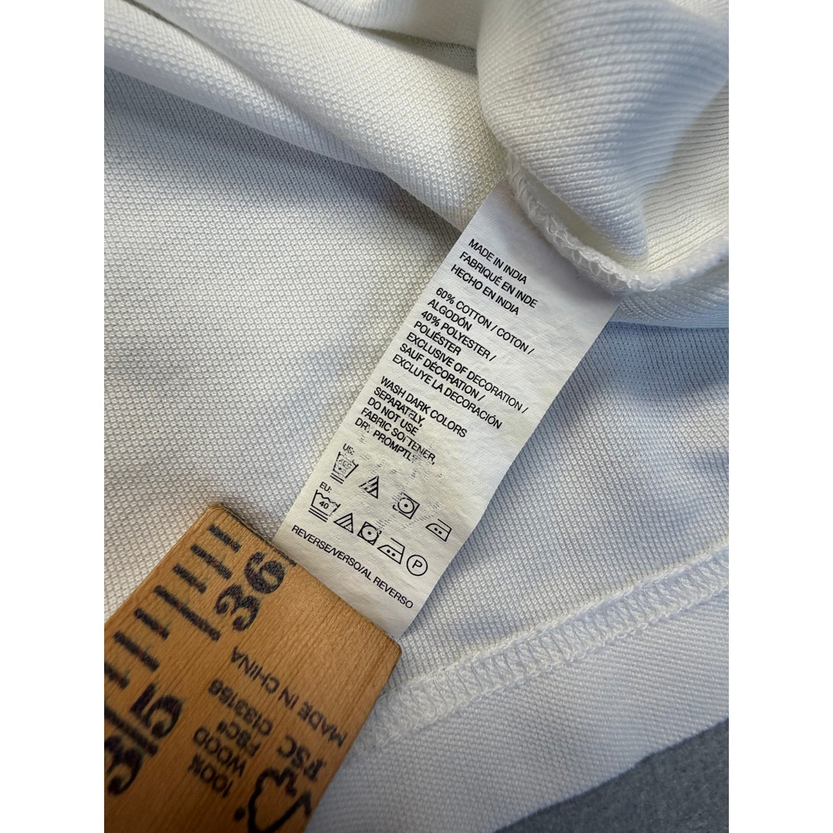 Men's IZOD White Short Sleeve Polo Shirt - Navy Logo - Size L