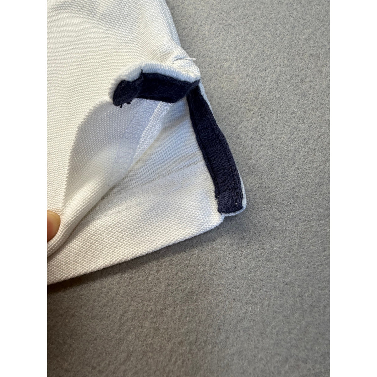 Men's IZOD White Short Sleeve Polo Shirt - Navy Logo - Size L