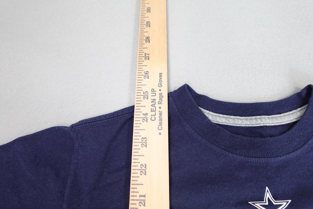 Nike Cowboys Sean Lee #50 Player Name & Number Graphic TShirt Navy Blue YOUTH XL