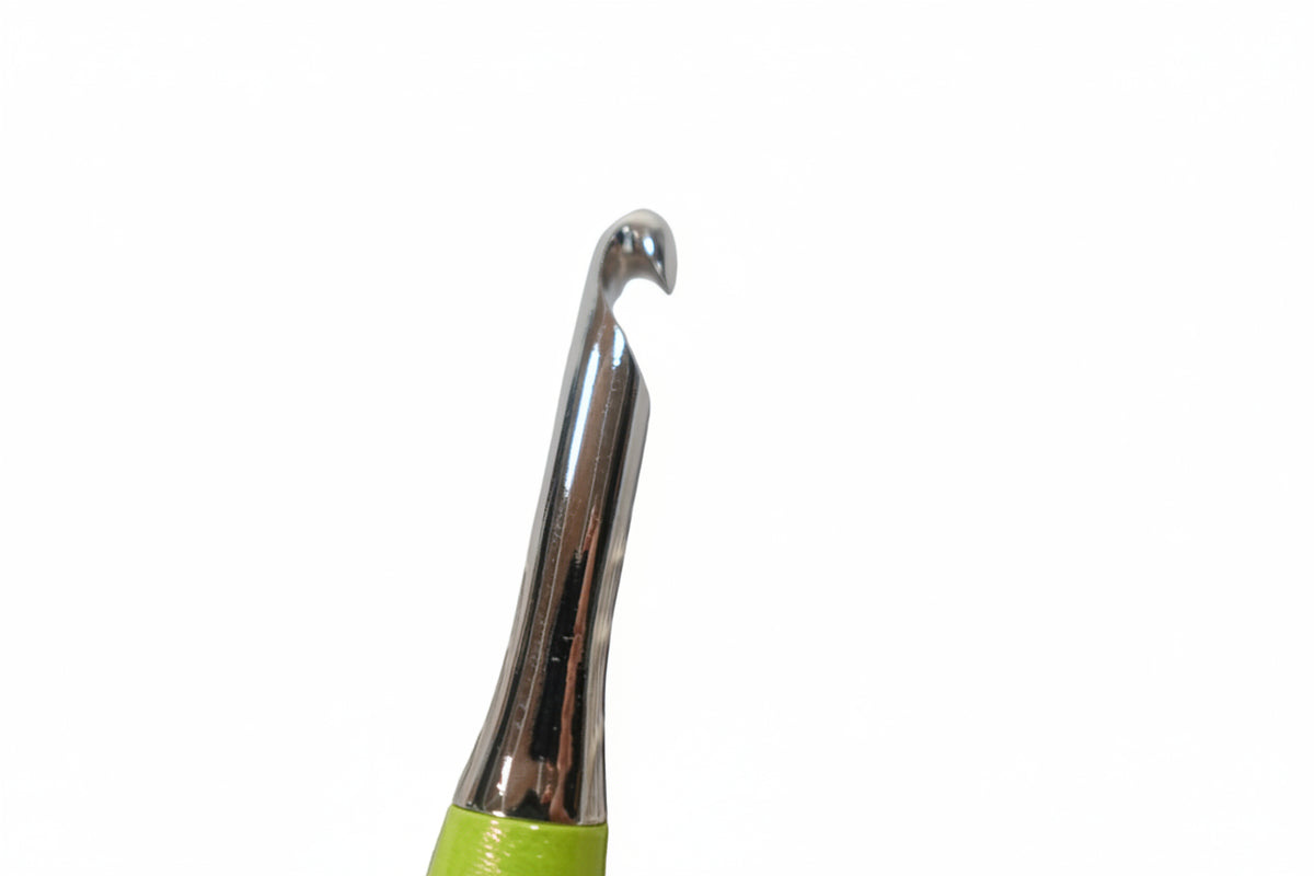 Furls Odyssey Lime P size 10mm crochet hook Nickel plated tip