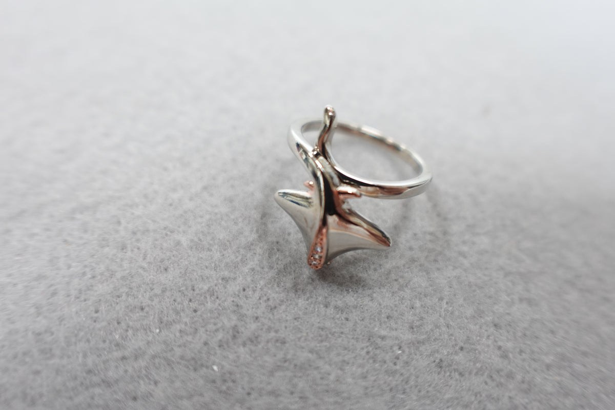 Manta Ray Zircon Silver Adjustable Wrap Ring Size 5.5