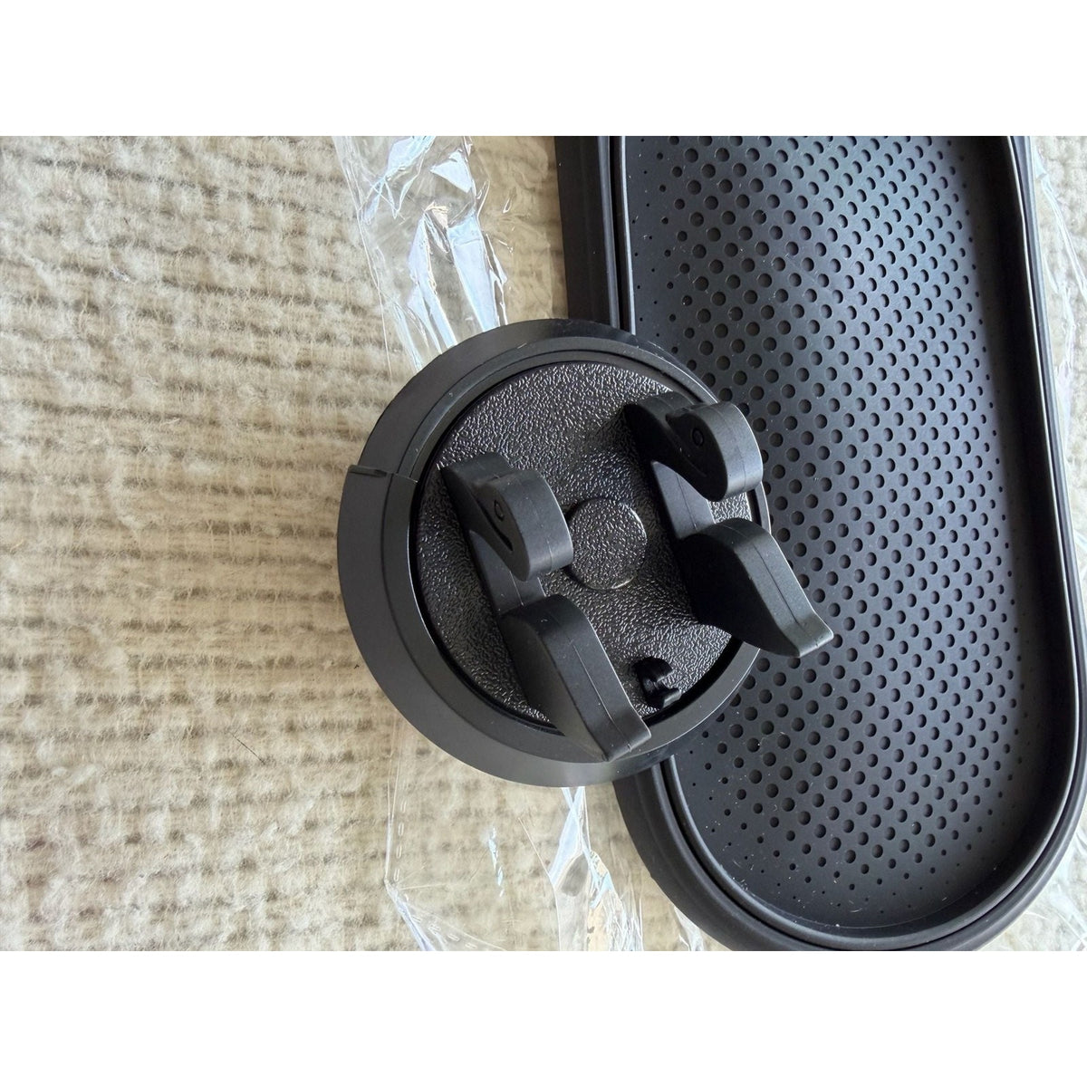 Universal Silicone Non-Slip Car Dashboard Mat with 360deg; Rotating Phone Holder